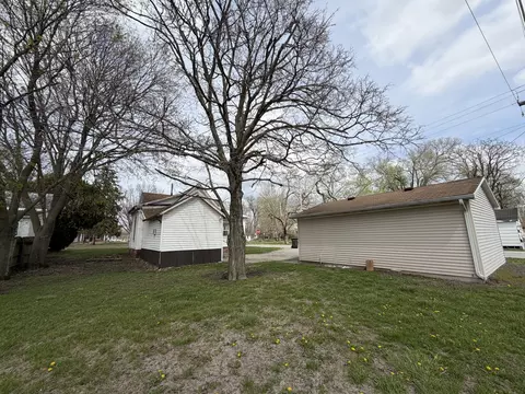 Exterior - 112 E Main St, Oakland, IL 61943 photo 7 of 9
