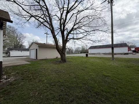 Exterior - 112 E Main St, Oakland, IL 61943 photo 8 of 9