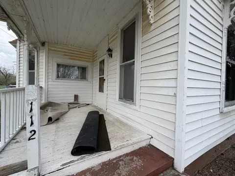 Exterior - 112 E Main St, Oakland, IL 61943 photo 3 of 9