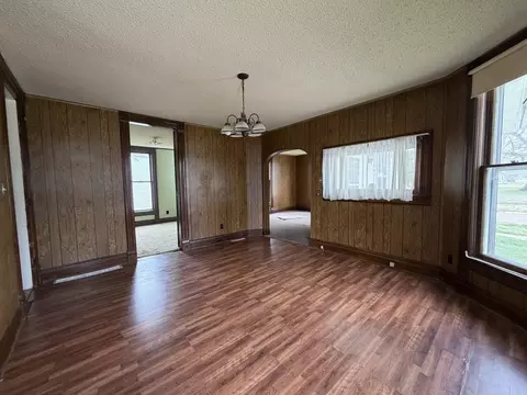 Living - 112 E Main St, Oakland, IL 61943 photo 1 of 4