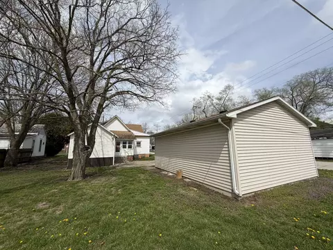 Exterior - 112 E Main St, Oakland, IL 61943 photo 6 of 9