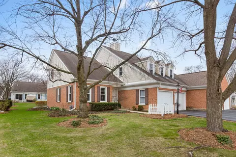 803 Willow Hills Ln, Prospect Heights, IL 60070