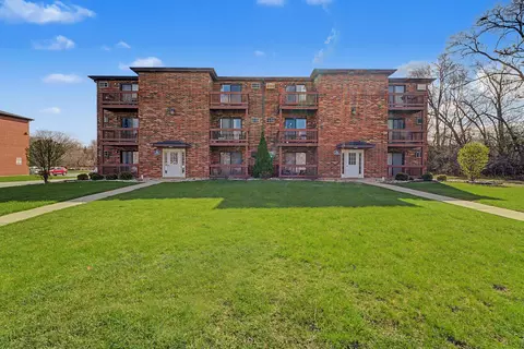 1003 Spruce St #3B, Glendale Heights, IL 60139