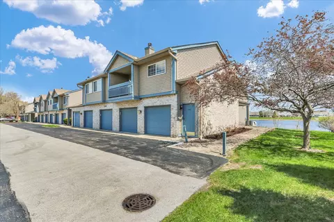 2402 Windward Blvd #209, Champaign, IL 61821