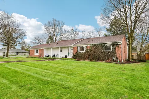 Exterior - 902 Arbor Ct, Wheaton, IL 60189 photo 1 of 9