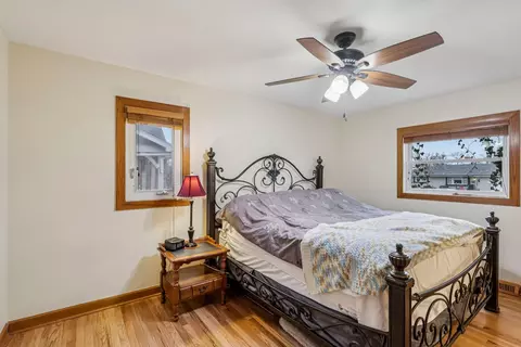 Bedroom - 902 Arbor Ct, Wheaton, IL 60189 photo 1 of 7
