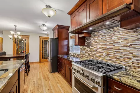 Kitchen - 902 Arbor Ct, Wheaton, IL 60189 photo 2 of 3