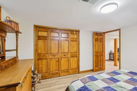 Bedroom - 902 Arbor Ct, Wheaton, IL 60189 photo 7 of 7