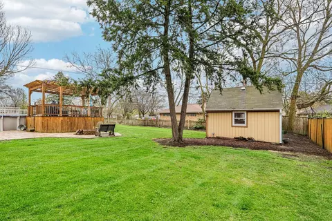 Exterior - 902 Arbor Ct, Wheaton, IL 60189 photo 5 of 9