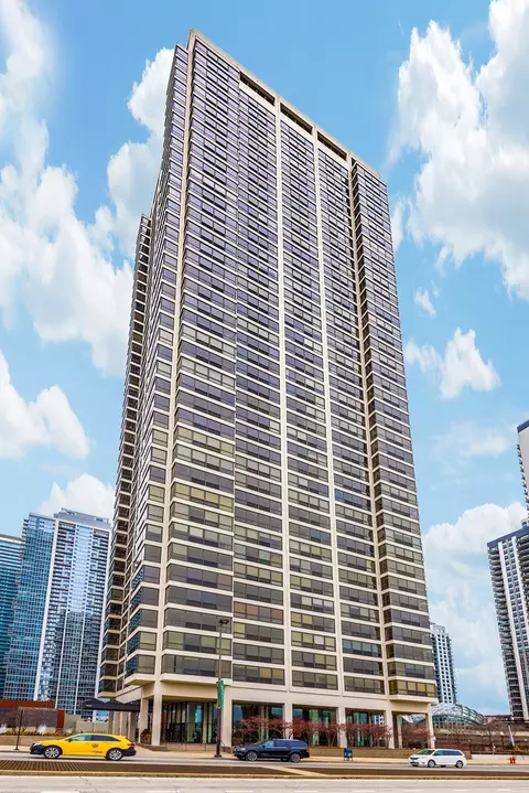 360 E Randolph St #4203, Chicago, IL 60601