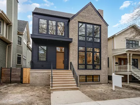 2016 W Giddings St, Chicago, IL 60625