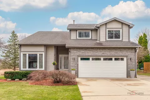 33124 N Shannon Dr, Grayslake, IL 60030