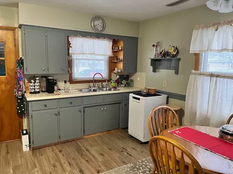 404 Elm St, Morrison, IL 61270 photo 4