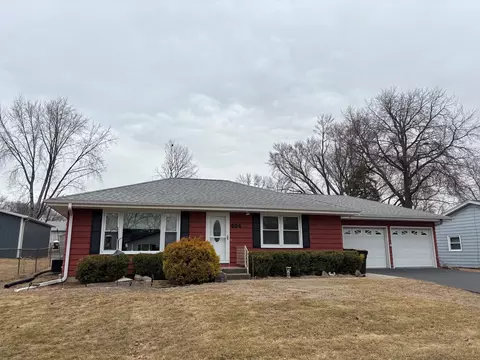 404 Elm St, Morrison, IL 61270