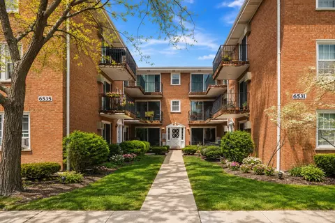 6533 N Northwest Hwy #1C, Chicago, IL 60631