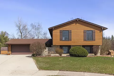 253 Arbor Ln, Bloomingdale, IL 60108
