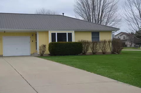 2547 N 4645th Rd #B, Somonauk, IL 60552