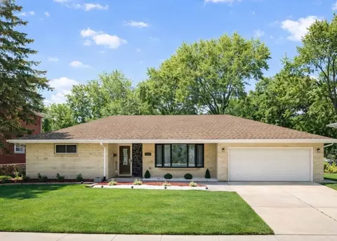 15252 Waterman Dr, South Holland, IL 60473
