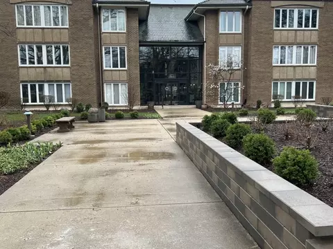 2 Oak Brook Club Dr #B111, Oak Brook, IL 60523