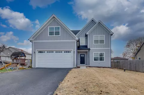 25 W275 Doris Ave, Carol Stream, IL 60188