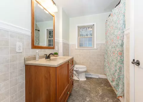 Bath - 1109 14th Ave, Orion, IL 61273 photo 1 of 2