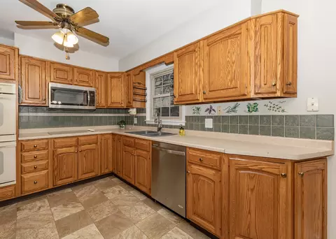 Kitchen - 1109 14th Ave, Orion, IL 61273 photo 3 of 4