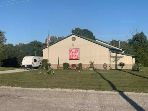 1400 N Duquoin St, Benton, IL 62812