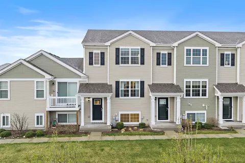 2563 Bella Dr, Pingree Grove, IL 60140