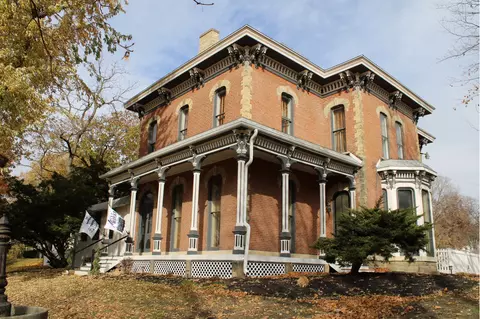 402 W Lincolnway Rd, Morrison, IL 61270