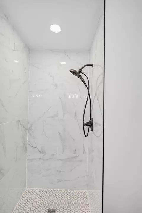 Bath - Undisclosed, Hoffman Estates, IL 60169 photo 3 of 4