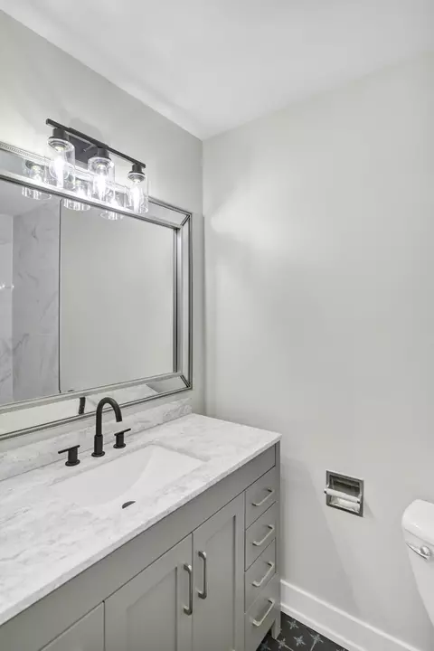Bath - Undisclosed, Hoffman Estates, IL 60169 photo 4 of 4