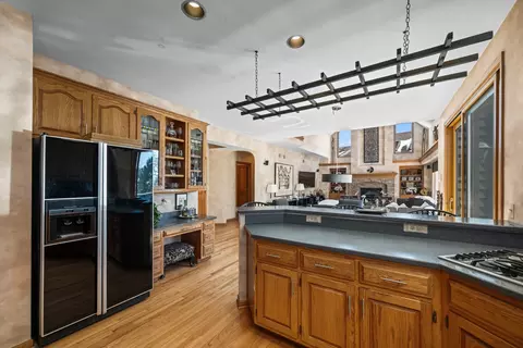 Kitchen - 1380 Prestwick, Itasca, IL 60143 photo 3 of 4
