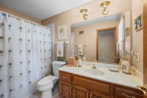 Bath - 1380 Prestwick, Itasca, IL 60143 photo 5 of 5