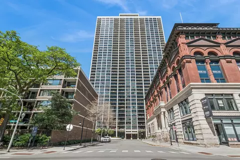 1560 N Sandburg Ter #1801J, Chicago, IL 60610