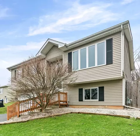2402 Michael St, Wonder Lake, IL 60097