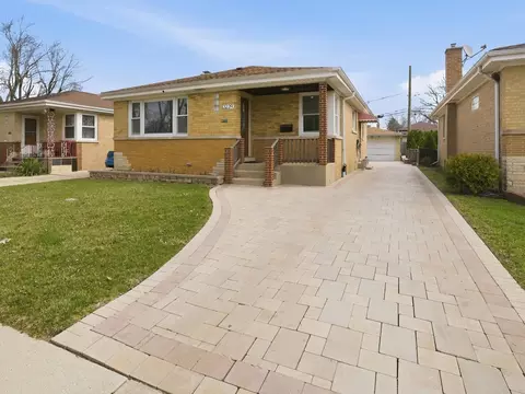 3239 Sarah St, Franklin Park, IL 60131