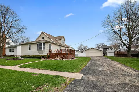 203 E Lake St, Ashkum, IL 60911