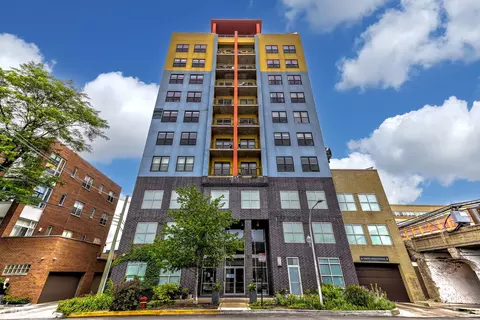 1122 W Catalpa Ave #907, Chicago, IL 60640
