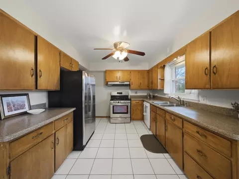 Kitchen - 3718 Hillcrest Pl, Johnsburg, IL 60051 photo 2 of 4