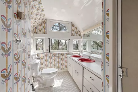 Bath - 915 Keystone Ave, River Forest, IL 60305 photo 5 of 5