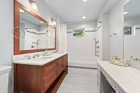 Bath - 915 Keystone Ave, River Forest, IL 60305 photo 4 of 5