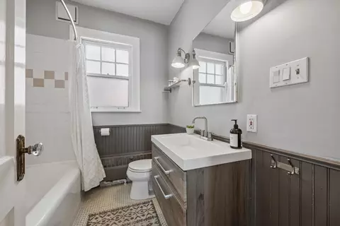 Bath - 2216 Forestview Rd, Evanston, IL 60201 photo 2 of 3