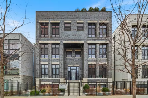 1107 W Chestnut St #1W, Chicago, IL 60642