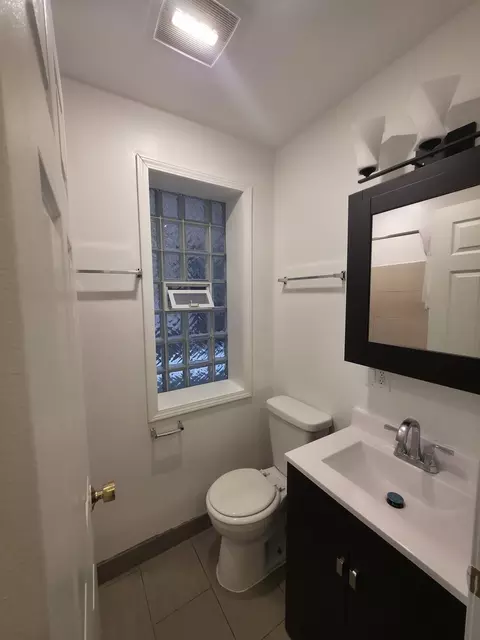 Bath - 1748 N Keystone Ave, Chicago, IL 60639 photo 5 of 6