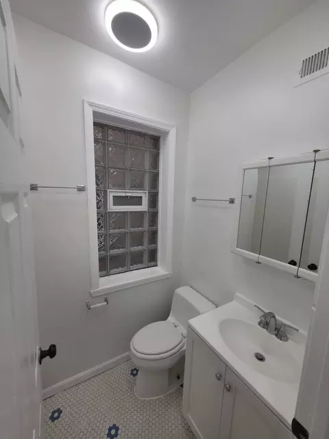 Bath - 1748 N Keystone Ave, Chicago, IL 60639 photo 3 of 6