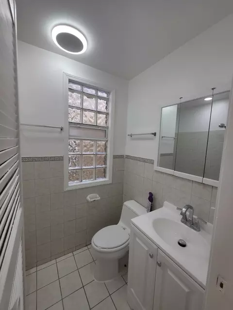 Bath - 1748 N Keystone Ave, Chicago, IL 60639 photo 1 of 6