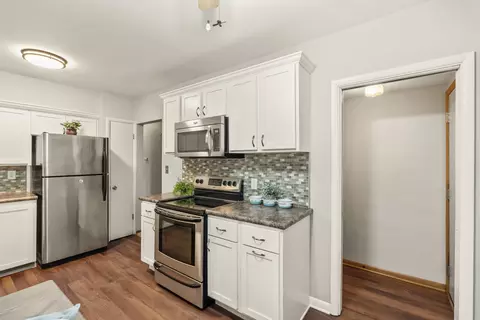 Kitchen - 3103 15 Street A, Moline, IL 61265 photo 6 of 6