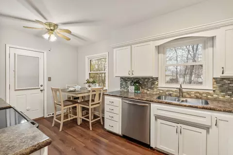 Kitchen - 3103 15 Street A, Moline, IL 61265 photo 1 of 6