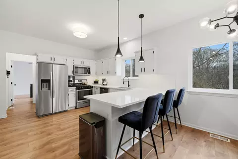 Kitchen - 830 Longwood Dr, Algonquin, IL 60102 photo 1 of 3