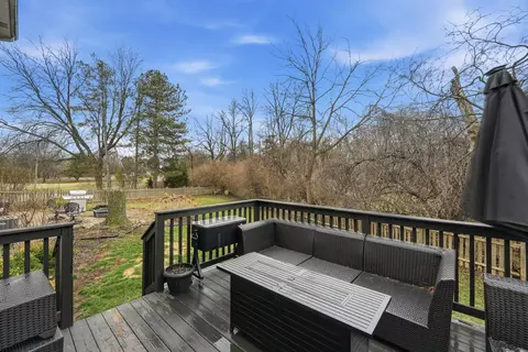 Exterior - 830 Longwood Dr, Algonquin, IL 60102 photo 6 of 6